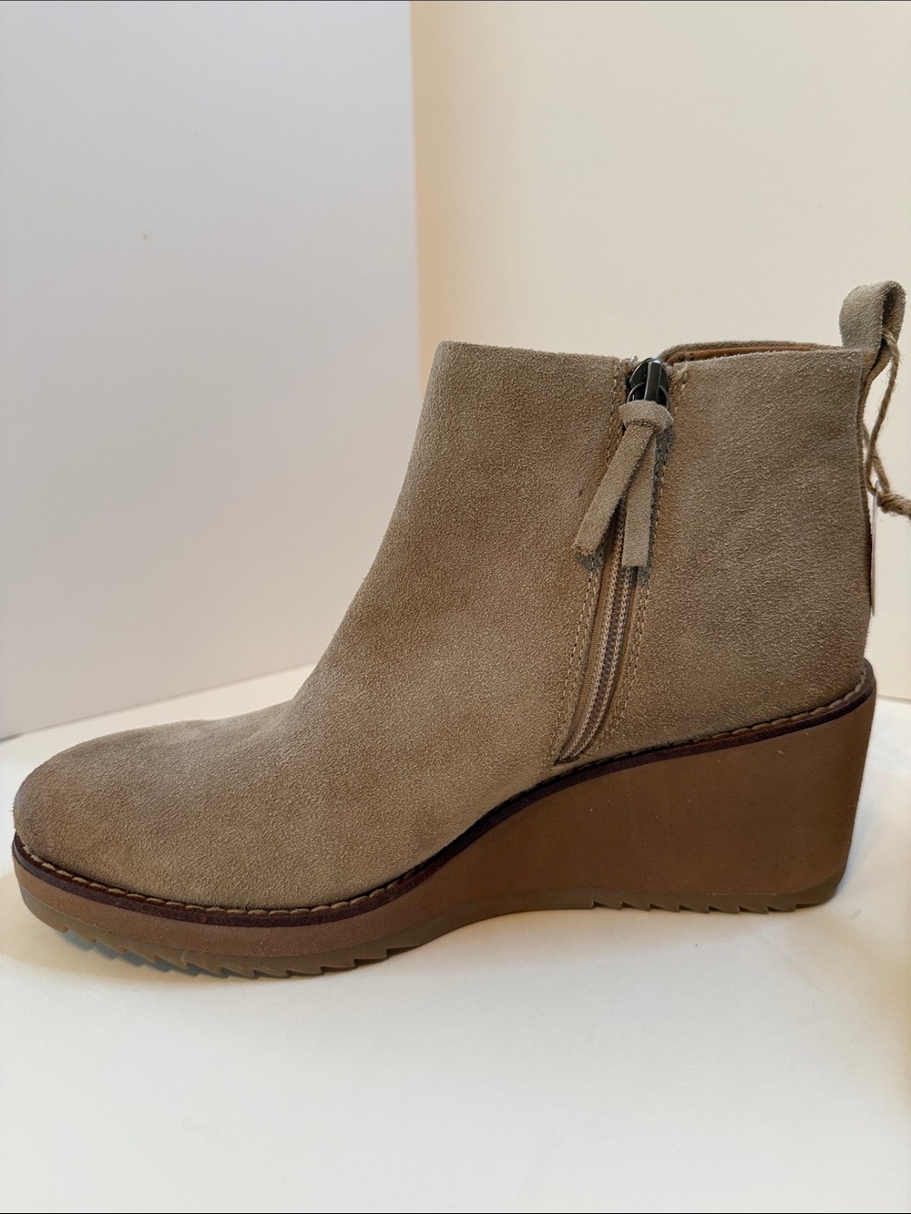 NWOT Nordstrom Sale SOFFT Brand suede tan dark brown wedge zip inside size 9. - Picture 3 of 7